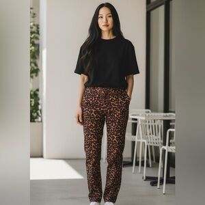 Chic Leopard Print Straight Leg Pants